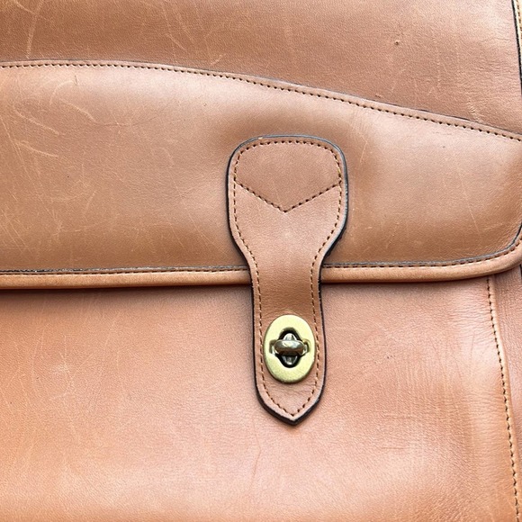 Rafael | Vintage Brown Leather Classic Briefcase Laptop Bag - Picture 5 of 15